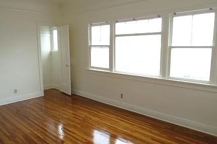 5th image of 768 Coronado Ave