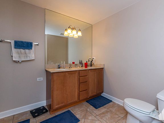 4th image of 2158 W Grand Ave #501B