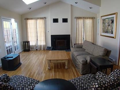 5th image of 16 Lynn Ave