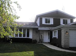 931 Quince Ct, Mount Prospect, IL