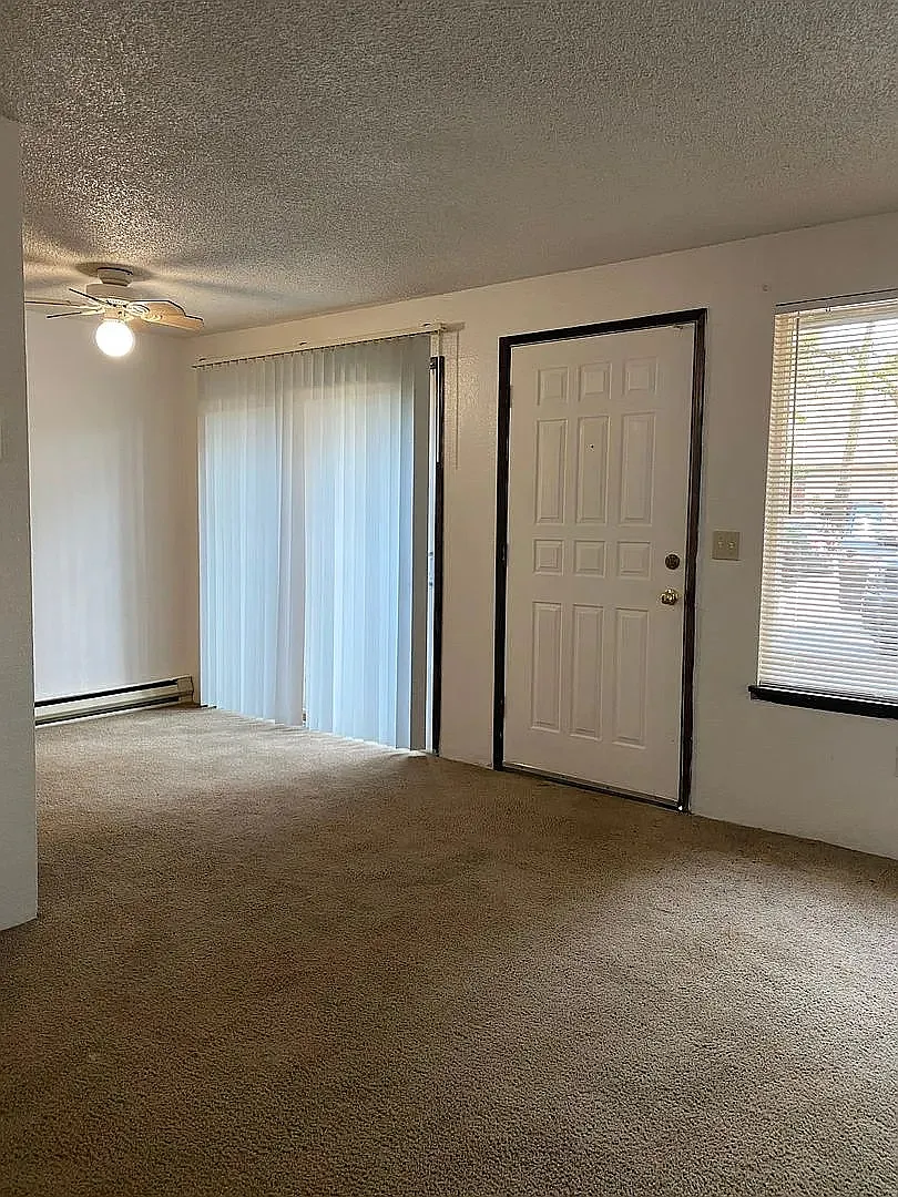 19109 Southeast Yamhill Street - B — Photo 3