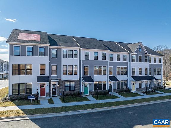 2nd image of 2205 Swallowtail Ln