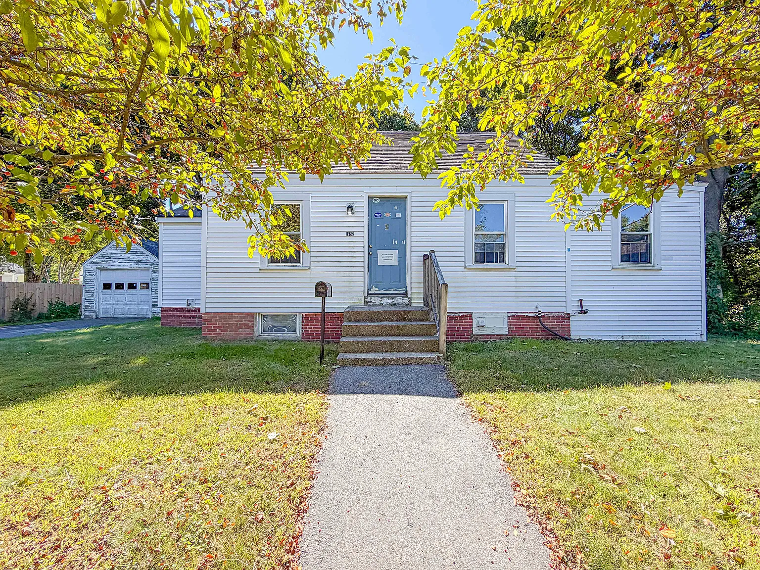3 bed, 1068 sqft, $2,000 — Photo 2