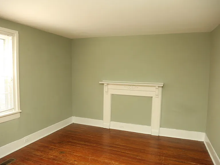 920 Anderson St — Photo 4