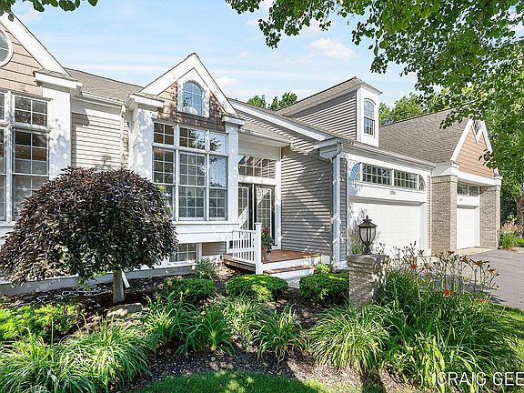 2nd image of 2521 Forest Bluff Dr SE #27