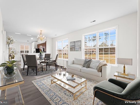 5th image of 123 E Bourne Way Unit 11-6