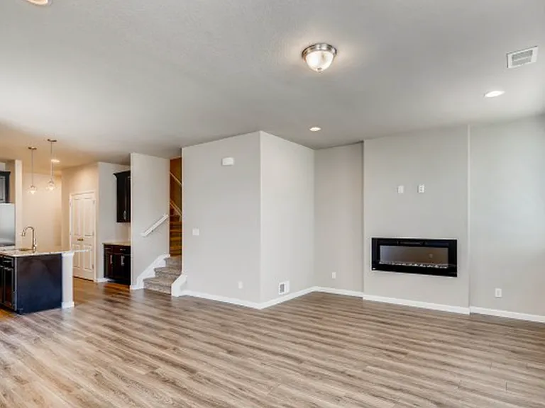 760 Stonebridge Dr — Photo 7
