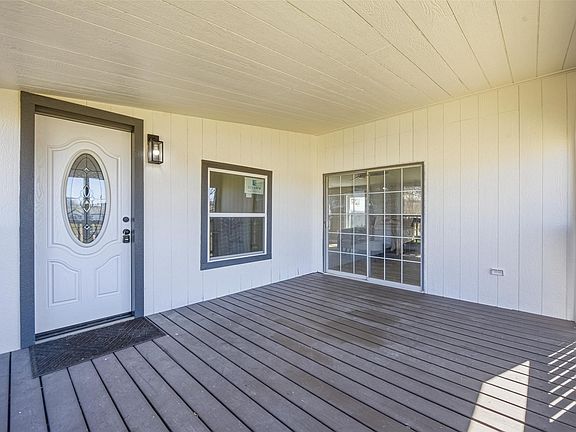 3rd image of 461 Lange Way