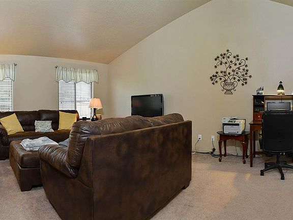 4th image of 7472 S Park Maple Dr