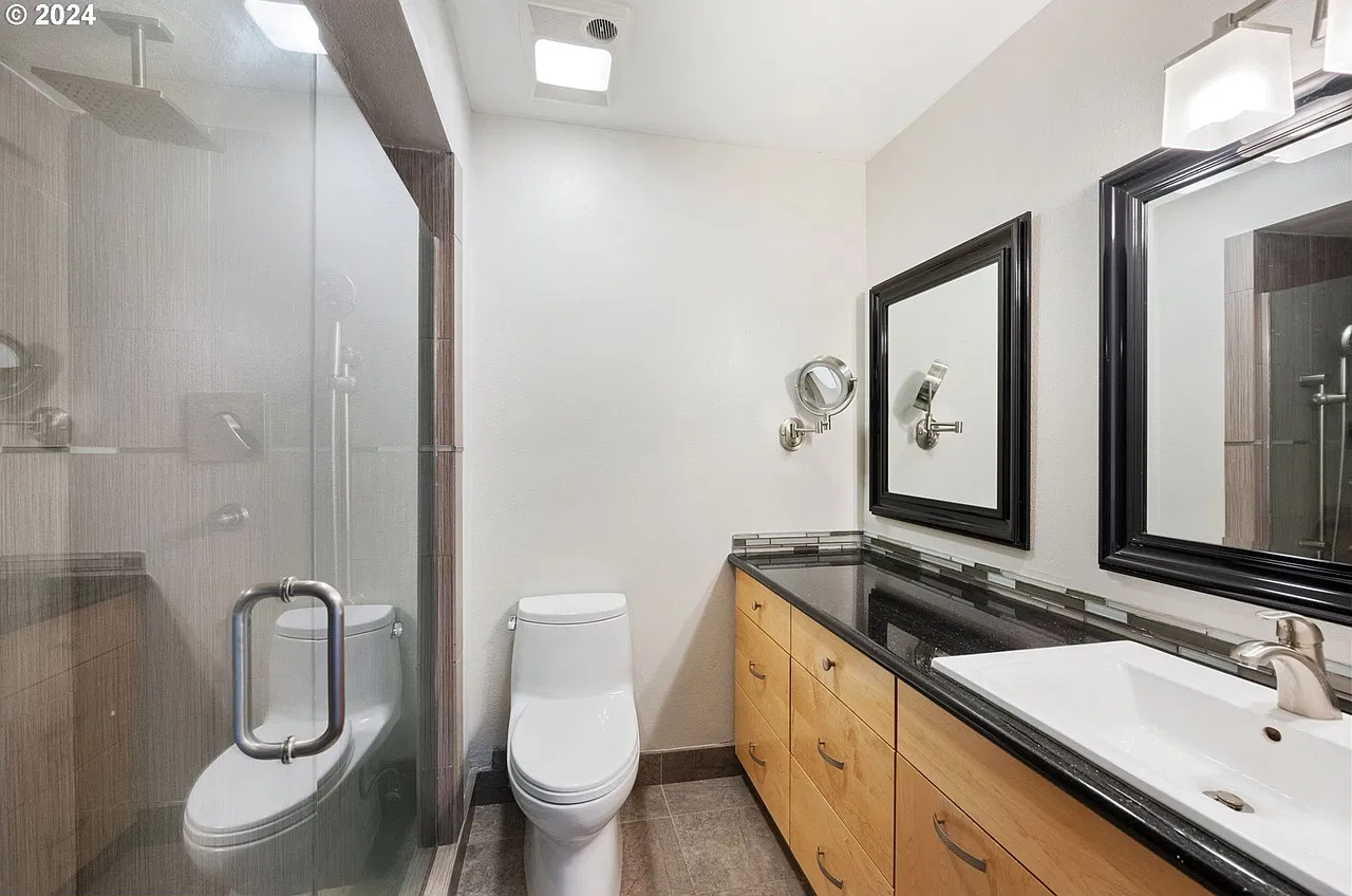 3 bed, 1100 sqft, $2,695 — Photo 3