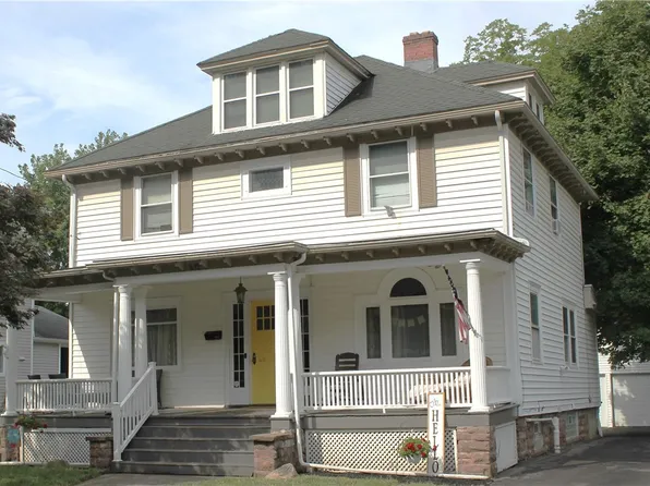 412 Erie St, Medina, NY 14103