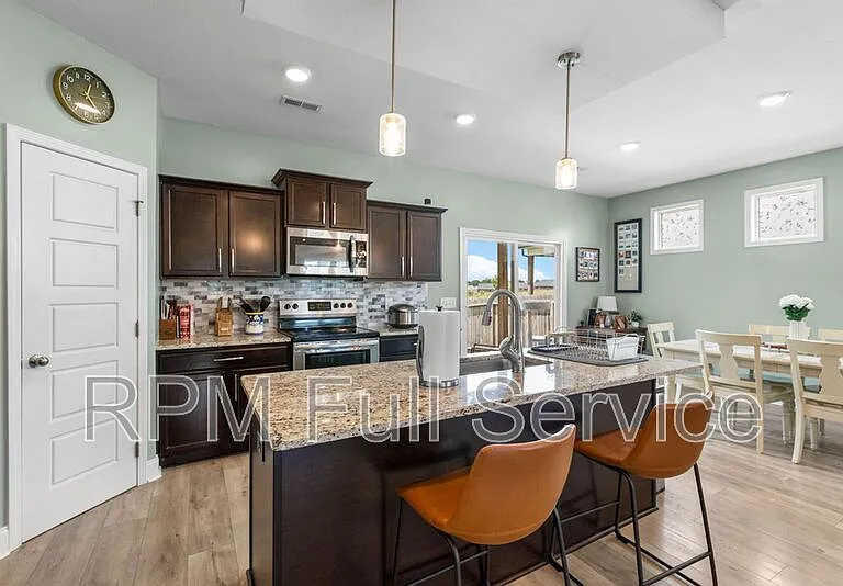 604 Alvin Rd — Photo 14