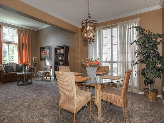 5th image of 8025 Pretoria Pl