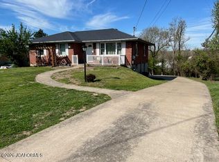 1718 Tanner Bridge Rd, Jefferson City, MO 65101