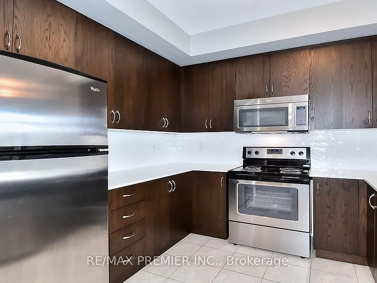105 Kayla Cres #10 — Photo 7
