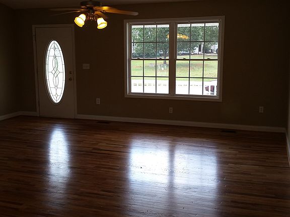5th image of 123 Whispering Hills Ln