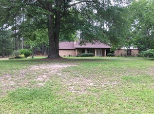 76 Pompano Dr, Hattiesburg, MS 39402