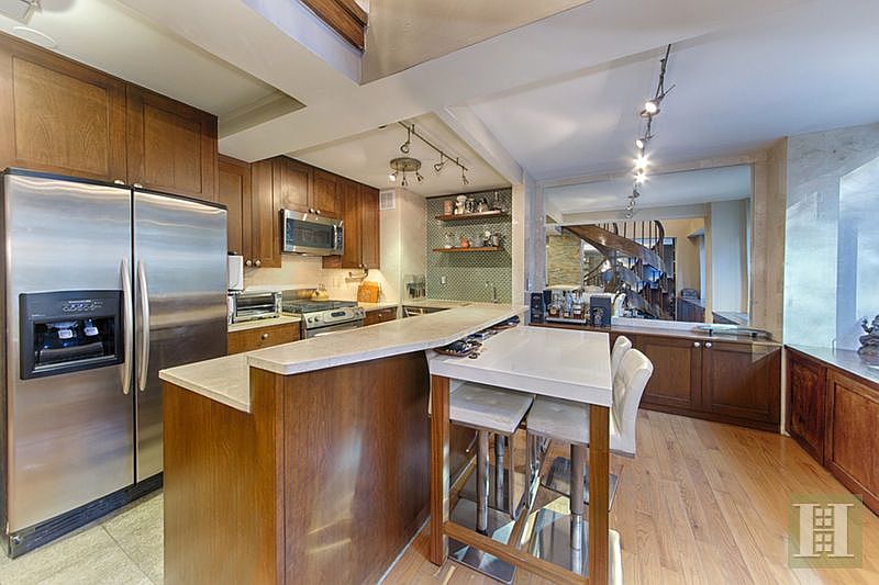 2nd image of 309-321 E 49th St APT 2A