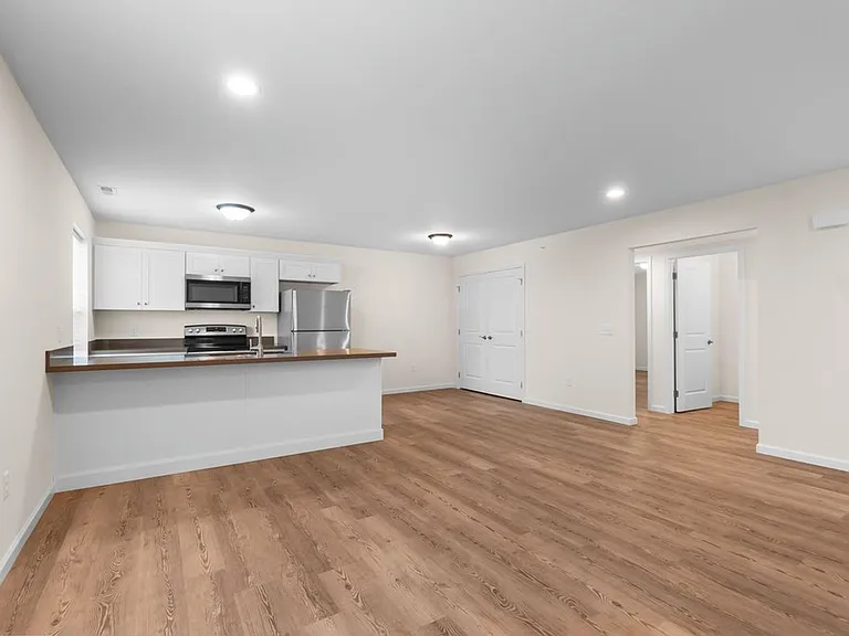 1515 Marcella St — Photo 3
