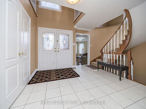 5th image of 52 Leeward Dr