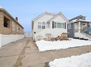 1038 Traymore Boulevard, Island Park, NY 11558