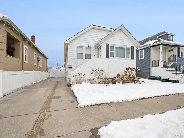 1038 Traymore Boulevard, Island Park, NY 11558