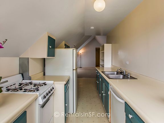 4th image of 125 Cornwall St #B