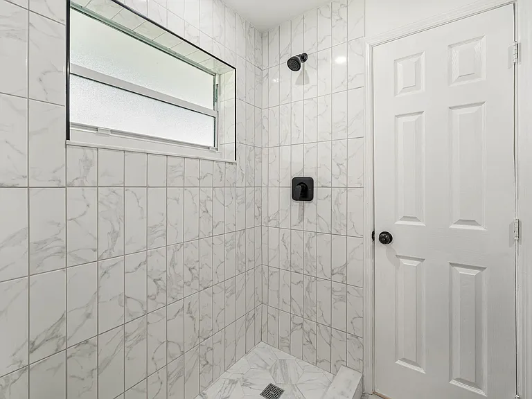 908 Hibiscus Dr — Photo 21