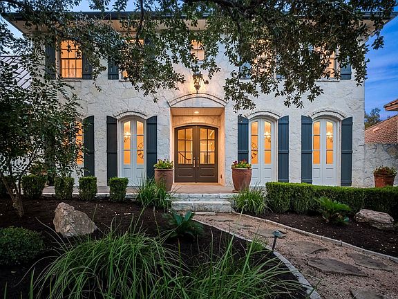 3rd image of 3605 Douglas Drive