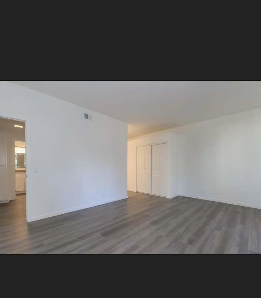 2 bed, 1125 sqft, $3,200 — Photo 2