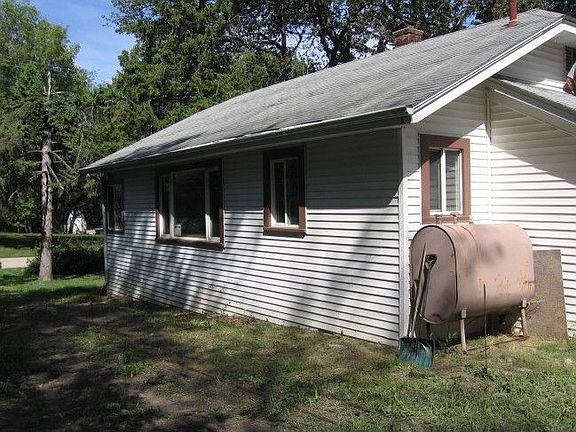 4th image of 30717 Oak Dr