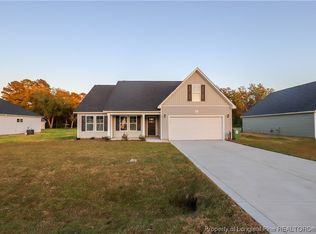91 Guard Ln, Parkton, NC 28371