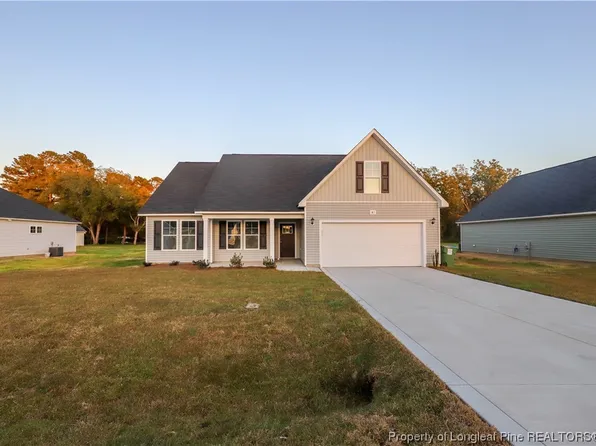 91 Guard Ln, Parkton, NC 28371
