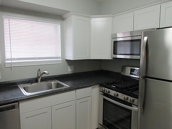 2nd image of 4725 California St #1