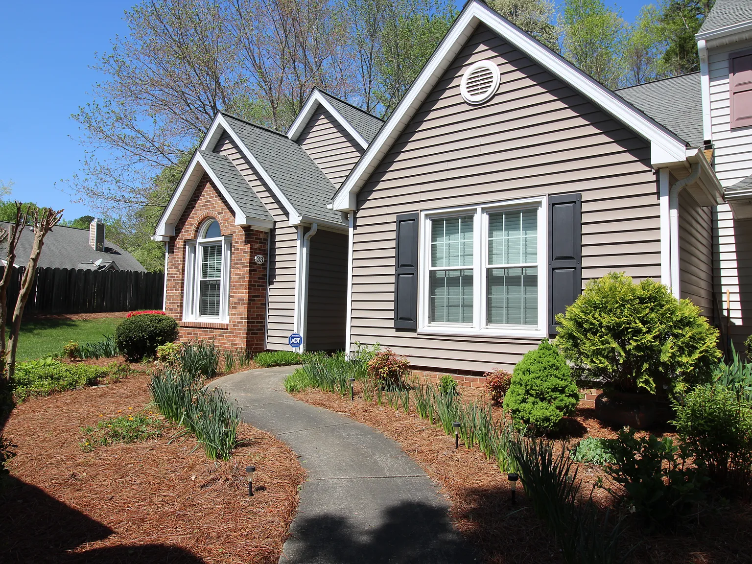 3 bed, 1662 sqft, $1,800 — Photo 3