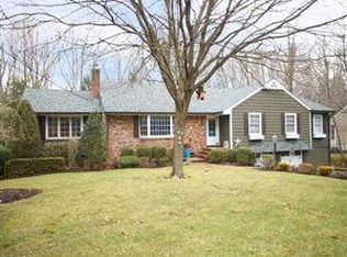 15 Brookside Ter, North Caldwell, NJ 07006