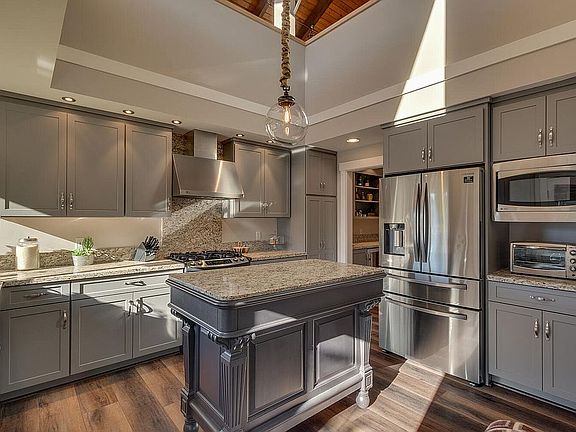 4th image of 1922 Cathedral Ct