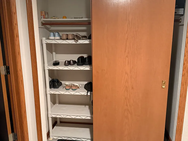 375 Kristin Ct W — Photo 2