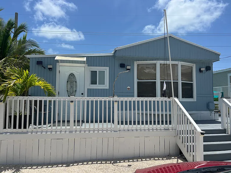 168 Sunset Ln — Photo 1