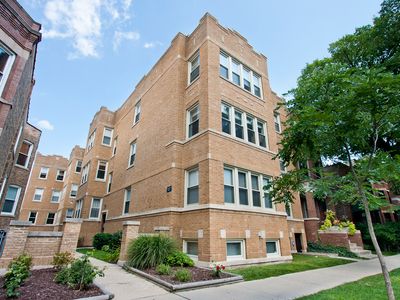 1930 W Addison St APT 2N, Chicago, IL, 60613
