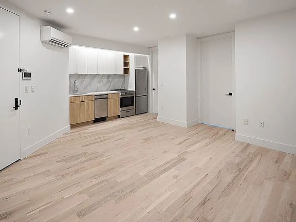 2nd image of 1930 Palmetto St #1F