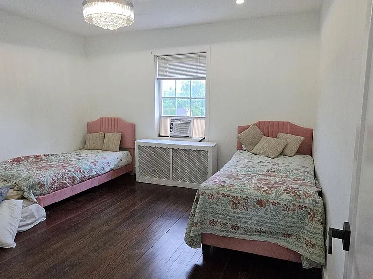 9 Berg Ave — Photo 11