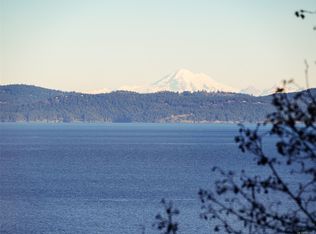 4553 Cordova Bay Rd, Saanich, BC V8X 3V6