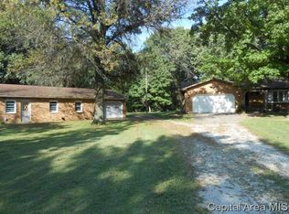 3624 River Rd, Riverton, IL 62561