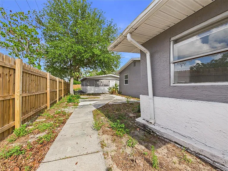 605 S Disston Ave — Photo 23