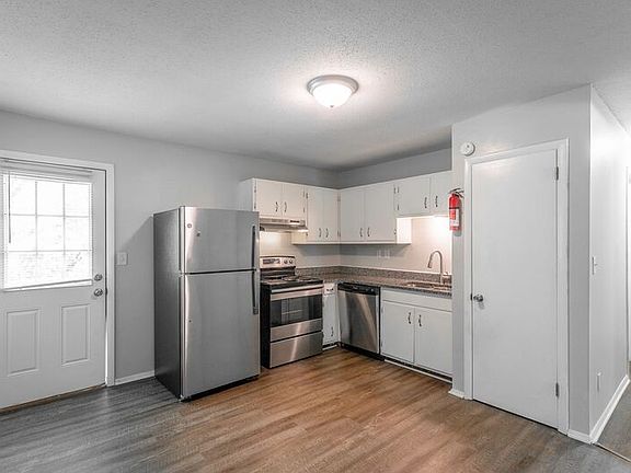 3rd image of 113 Goodson Ave #10