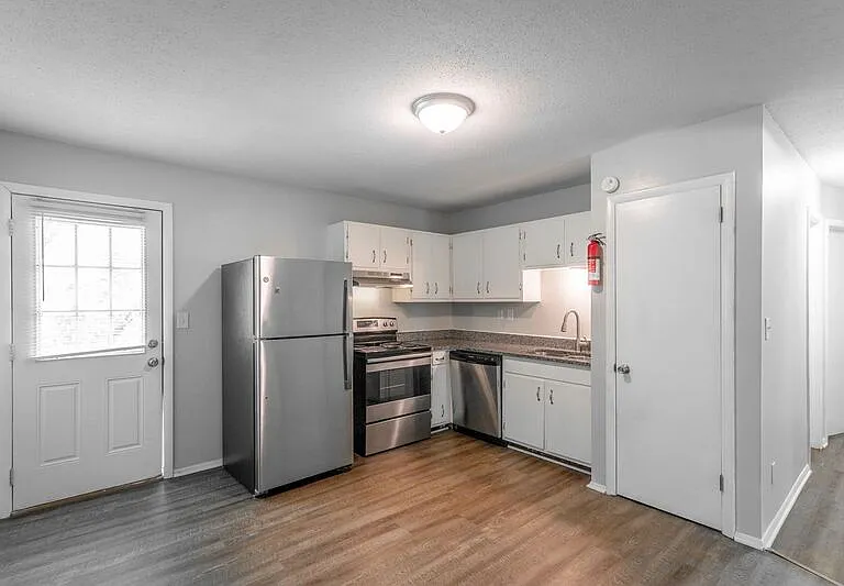 113 Goodson Ave #10 — Photo 3