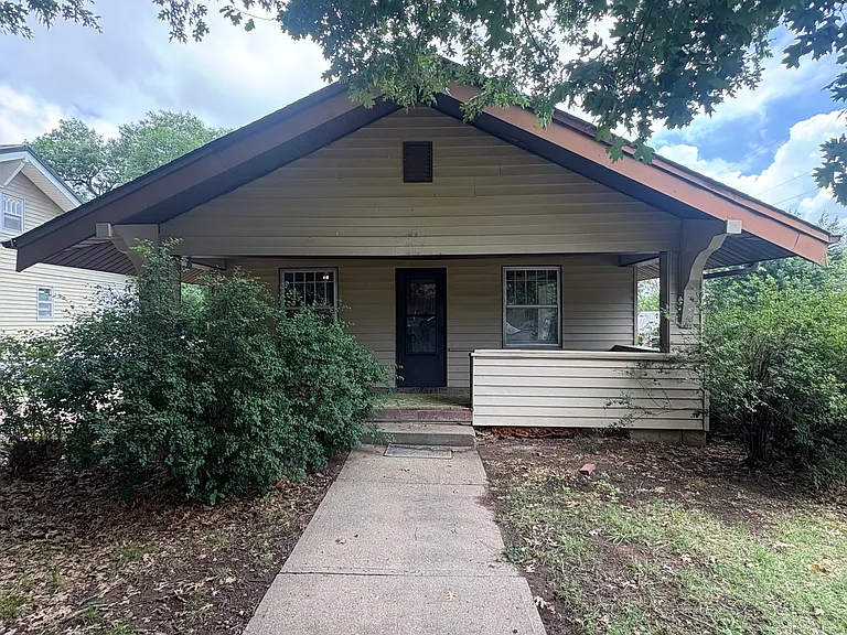 920 S Denver St — Photo 1