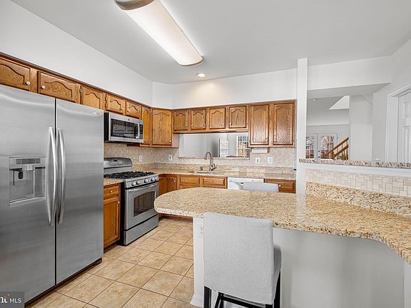 4th image of 7036 Gatton Sq