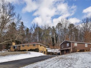 1602 Airport Rd, Vandergrift, PA 15690